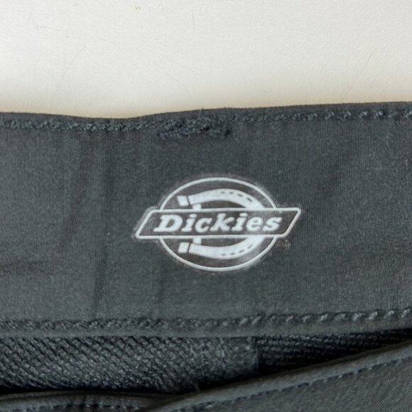 Nwt Dickies Cargo Moisture Wicking Shorts size 8 - Picture 2 of 9